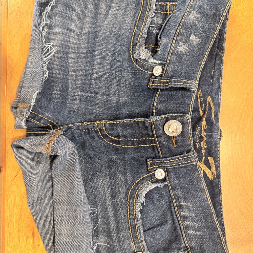 Seven7 Women's Distressed Dark Blue Jean low rise shorts